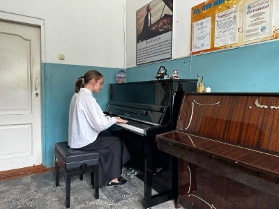 Выпускной экзамен по классу гитара и фортепиано.